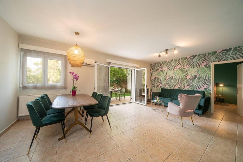 Central & Elegant Suite With Private Garden Argostoli  Bagian luar foto