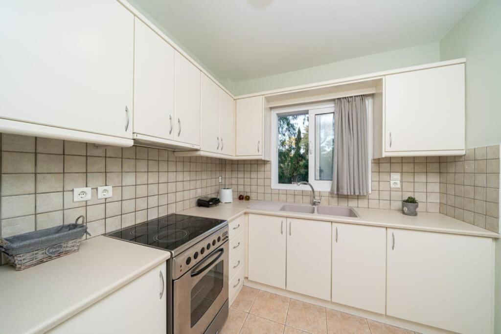 Central & Elegant Suite With Private Garden Argostoli  Bagian luar foto