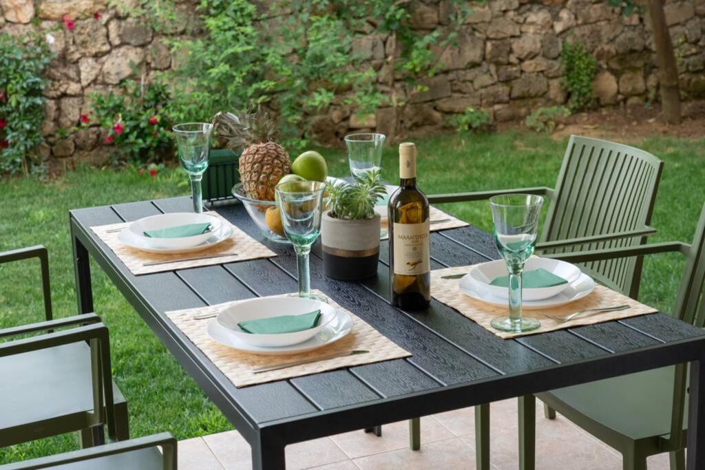 Central & Elegant Suite With Private Garden Argostoli  Bagian luar foto