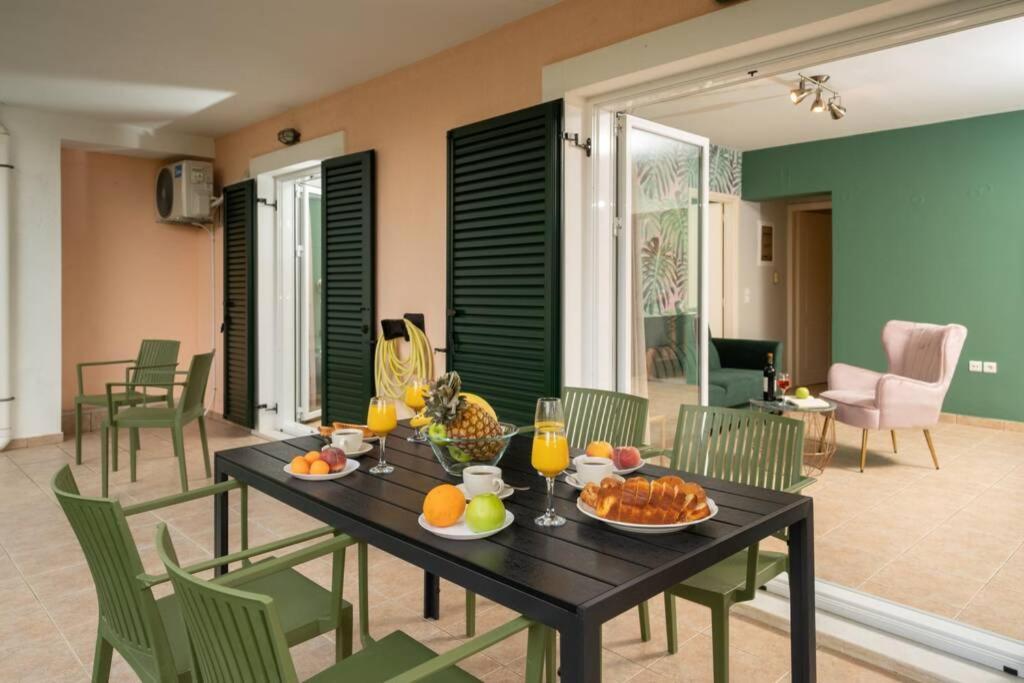 Central & Elegant Suite With Private Garden Argostoli  Bagian luar foto