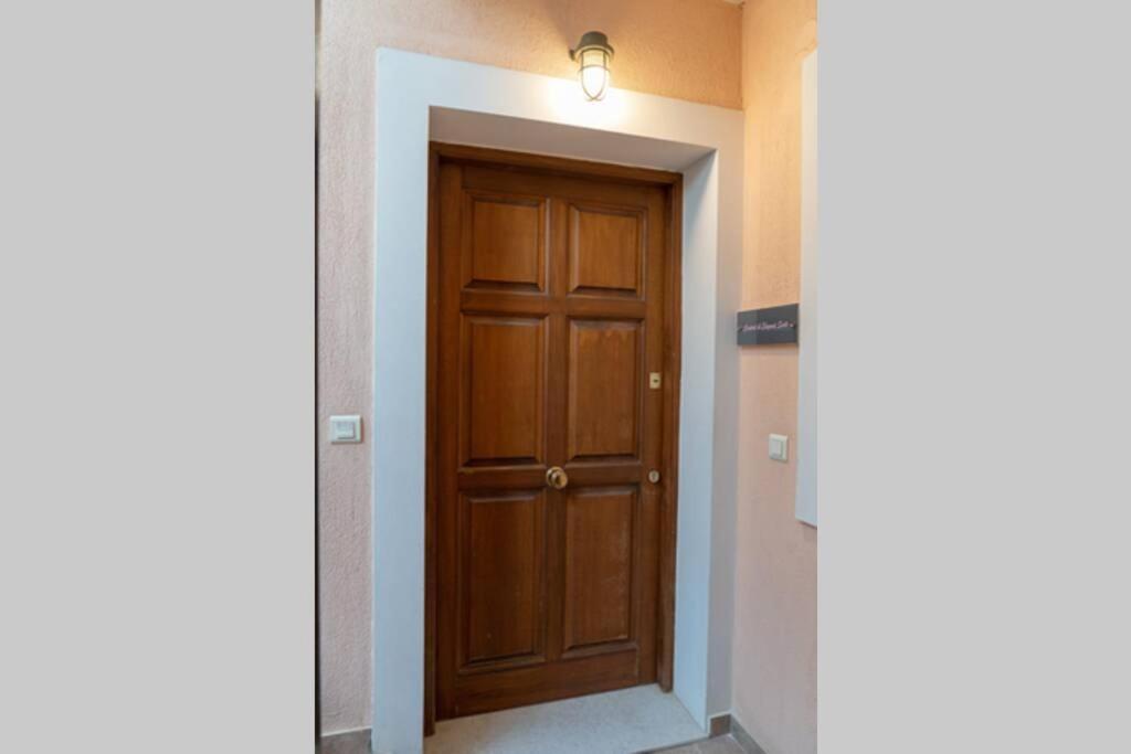 Central & Elegant Suite With Private Garden Argostoli  Bagian luar foto